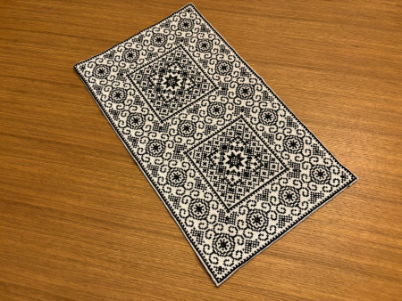 Prostírání bílé - 2 černá okna (č. 77)