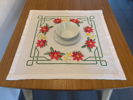 Ubrus bílý - vánoční věnec (č. 97)