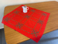 Ubrus červený - zelené kostky (č. 66)
